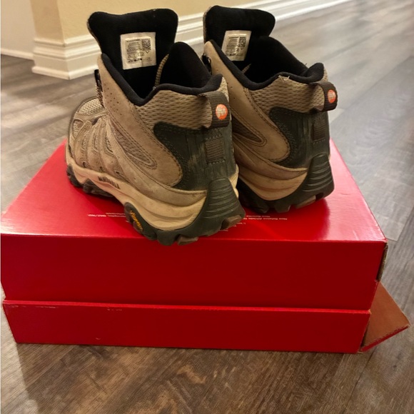 Merrell Women's Boots Moab’s 3 - 8.5 wide - Picture 10 of 10